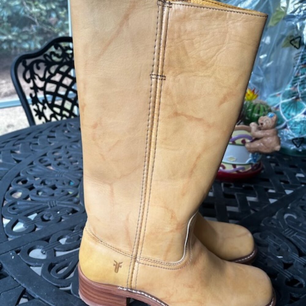 Frye Banana boots 8.5 M